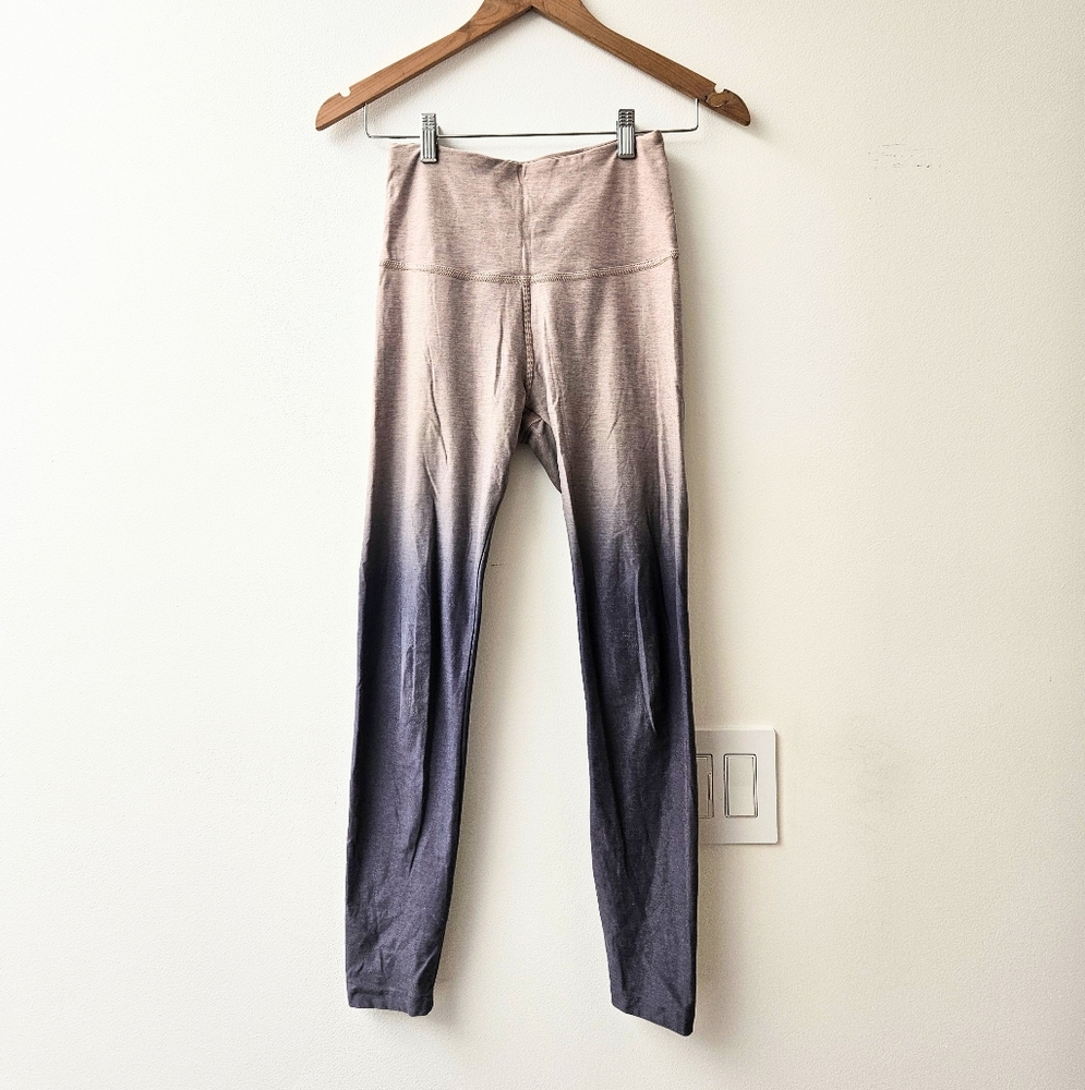Gradient Leggings in Pink and Gray